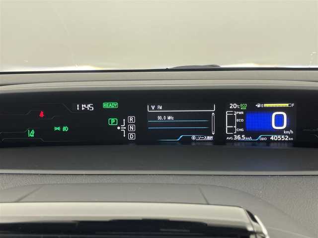 トヨタ プリウス ＰＨＶ S ナビパッケージ 埼玉県 2017(平29)年 4.1万km ホワイトパールクリスタルシャイン 純正ナビ/バックカメラ/ETC/衝突被害軽減システム/レーンキープアシスト/オートマチックハイビーム/クルーズコントロール/LEDヘッドライト/シートヒーター/革巻きステアリング/フォグランプ/ハンドルヒーター/純正フロアマット/純正AW15インチ/スマートキー