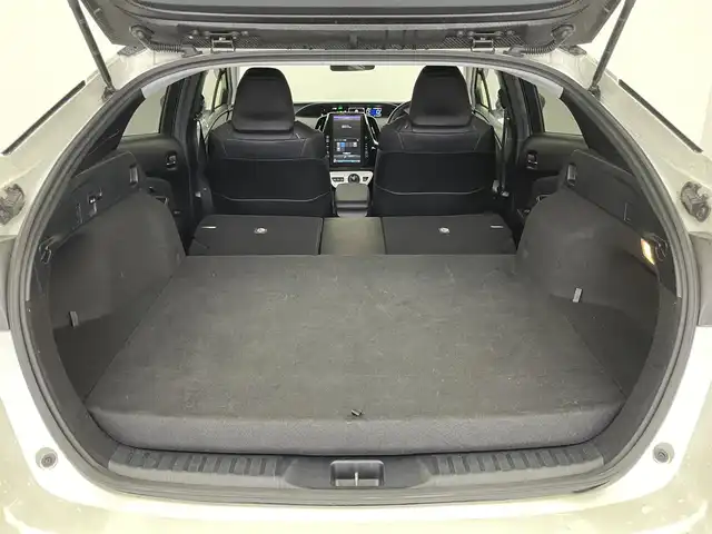 トヨタ プリウス ＰＨＶ S ナビパッケージ 埼玉県 2017(平29)年 4.1万km ホワイトパールクリスタルシャイン 純正ナビ/バックカメラ/ETC/衝突被害軽減システム/レーンキープアシスト/オートマチックハイビーム/クルーズコントロール/LEDヘッドライト/シートヒーター/革巻きステアリング/フォグランプ/ハンドルヒーター/純正フロアマット/純正AW15インチ/スマートキー