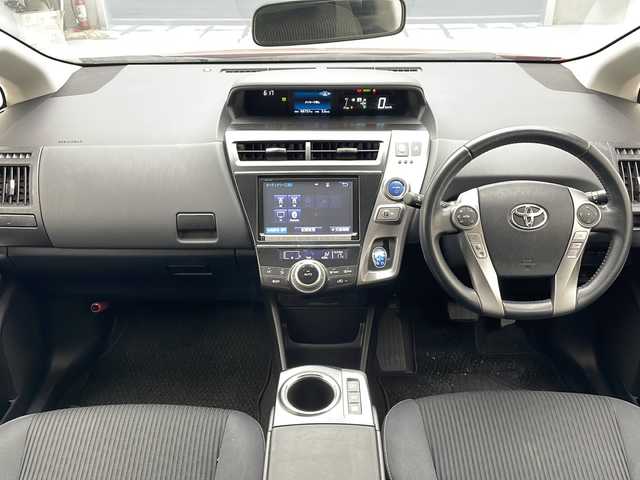トヨタ プリウス α S 大阪府 2015(平27)年 6.9万km スーパーレッドⅤ 純正8インチナビ（NSZA-X64T）/(フルセグＴＶ　Ｂｌｕｅｔｏｏｔｈ接続　ＣＤ　ＤＶＤ再生）　/ビルトインＥＴＣ　/バックカメラ　/スマートキー　/ＬＥＤヘッドライト　/オートライト　/革巻きステアリング/ステアリングスイッチ/純正アルミホイール　/純正フロアマット　/電動格納ミラー/衝突被害軽減システム
