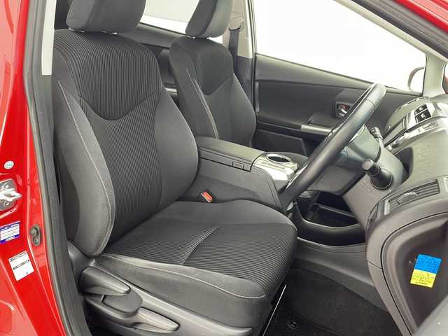 トヨタ プリウス α S 大阪府 2015(平27)年 6.9万km スーパーレッドⅤ 純正8インチナビ（NSZA-X64T）/(フルセグＴＶ　Ｂｌｕｅｔｏｏｔｈ接続　ＣＤ　ＤＶＤ再生）　/ビルトインＥＴＣ　/バックカメラ　/スマートキー　/ＬＥＤヘッドライト　/オートライト　/革巻きステアリング/ステアリングスイッチ/純正アルミホイール　/純正フロアマット　/電動格納ミラー/衝突被害軽減システム