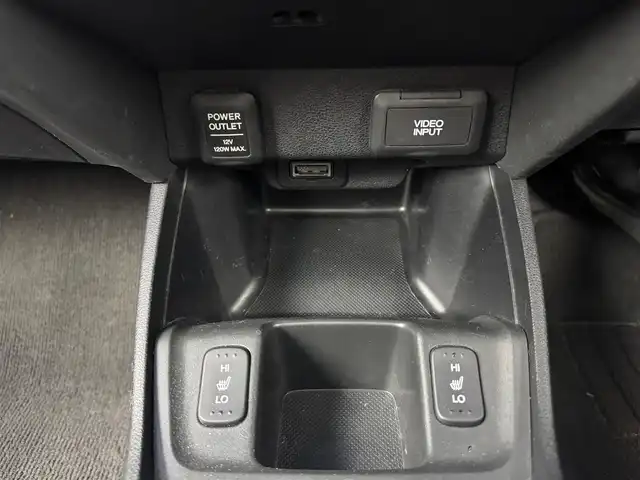 ホンダ フィット ハイブリット ナビ プレミアムセレクション 愛知県 2010(平22)年 11.7万km プレミアムホワイトパール 純正ナビ（ワンセグ、CD、DVD）/シートヒーター（D+N)/ETC/Bカメラ/純正アルミホイール/純正フロアマット/LEDヘッドライト/アイドリングストップ/オートライト/スマートキー/AAC