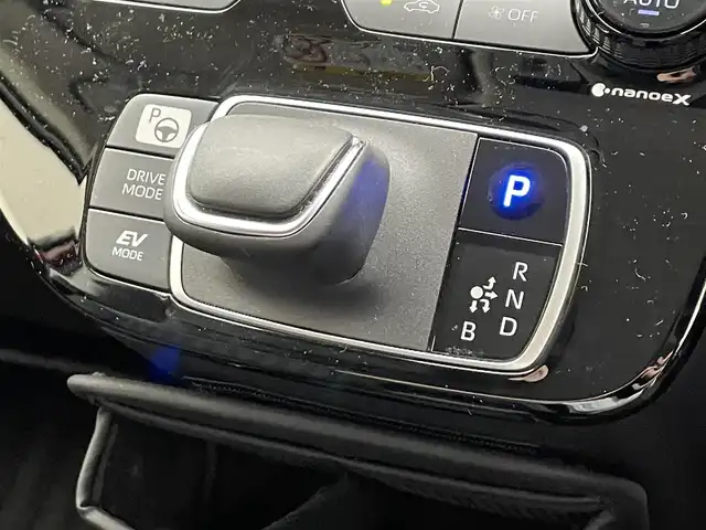 トヨタ アクア Z 滋賀県 2021(令3)年 6.5万km エモーショナルレッドⅡ 禁煙車/4WD/純正10.5インチナビ/Bluetooth.フルセグ.USB/全方位カメラ/衝突軽減ブレーキ/追従クルーズコントロール/レーンキープアシスト/ブラインドスポットモニター/モデリスタエアロ/オートライト/オートハイビーム/LEDヘッドライト/ビルトインETC2.0/RAYS16インチアルミホイール/前後ドライブレコーダー/スペアキー