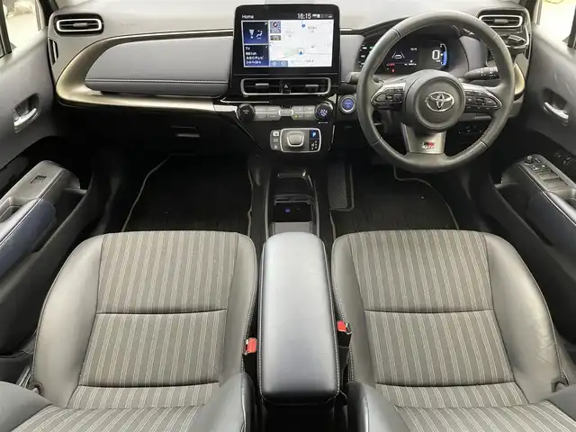 トヨタ アクア Z 滋賀県 2021(令3)年 6.5万km エモーショナルレッドⅡ 禁煙車/4WD/純正10.5インチナビ/Bluetooth.フルセグ.USB/全方位カメラ/衝突軽減ブレーキ/追従クルーズコントロール/レーンキープアシスト/ブラインドスポットモニター/モデリスタエアロ/オートライト/オートハイビーム/LEDヘッドライト/ビルトインETC2.0/RAYS16インチアルミホイール/前後ドライブレコーダー/スペアキー
