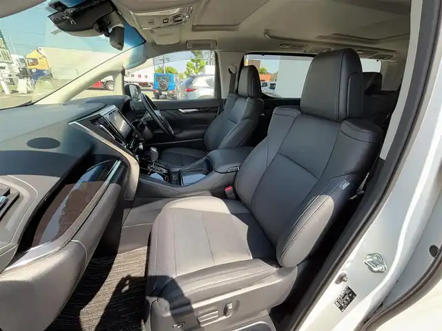トヨタ アルファード S Cパッケージ 徳島県 2022(令4)年 1.6万km ホワイトパールクリスタルシャイン ツインムーンルーフ/純正9インチメーカーオプションナビ/　フルセグ(キャンセラー 有)/BT/  /AppleCarPlay/AndroidAuto/バックカメラ/デジタルインナーミラー/ブラインドスポットモニター/シーケンシャルウィンカー/衝突被害軽減ブレーキ/アダプティブクルーズコントロール/レーンキープアシスト/両側パワースライドドア/黒革レザーシート/全席パワーシート/シートヒーター/エアシート/ステアリングヒーター/三眼LEDヘッドライト/オートライト/オートマチックハイビーム/フォグランプ/電子パーキング/オートホールド/ETC2.0/前後ドライブレコーダー/純正18インチアルミホイール/純正フロアマット/スマートキー２本