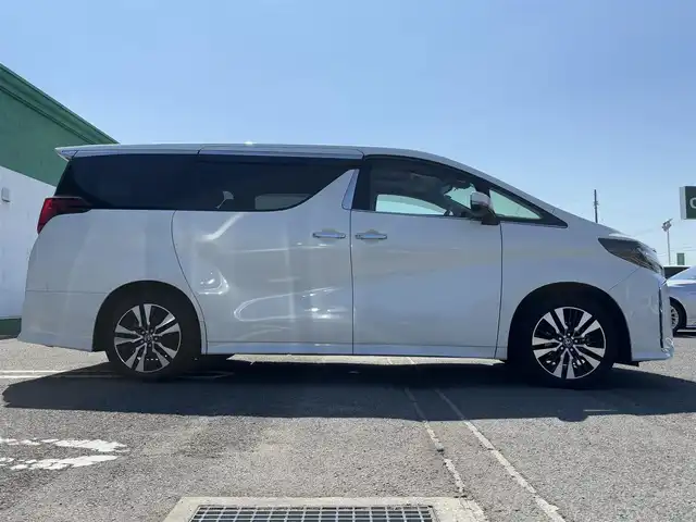 トヨタ アルファード S Cパッケージ 徳島県 2022(令4)年 1.6万km ホワイトパールクリスタルシャイン ツインムーンルーフ/純正9インチメーカーオプションナビ/　フルセグ(キャンセラー 有)/BT/  /AppleCarPlay/AndroidAuto/バックカメラ/デジタルインナーミラー/ブラインドスポットモニター/シーケンシャルウィンカー/衝突被害軽減ブレーキ/アダプティブクルーズコントロール/レーンキープアシスト/両側パワースライドドア/黒革レザーシート/全席パワーシート/シートヒーター/エアシート/ステアリングヒーター/三眼LEDヘッドライト/オートライト/オートマチックハイビーム/フォグランプ/電子パーキング/オートホールド/ETC2.0/前後ドライブレコーダー/純正18インチアルミホイール/純正フロアマット/スマートキー２本