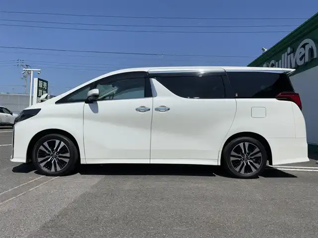 トヨタ アルファード S Cパッケージ 徳島県 2022(令4)年 1.6万km ホワイトパールクリスタルシャイン ツインムーンルーフ/純正9インチメーカーオプションナビ/　フルセグ(キャンセラー 有)/BT/  /AppleCarPlay/AndroidAuto/バックカメラ/デジタルインナーミラー/ブラインドスポットモニター/シーケンシャルウィンカー/衝突被害軽減ブレーキ/アダプティブクルーズコントロール/レーンキープアシスト/両側パワースライドドア/黒革レザーシート/全席パワーシート/シートヒーター/エアシート/ステアリングヒーター/三眼LEDヘッドライト/オートライト/オートマチックハイビーム/フォグランプ/電子パーキング/オートホールド/ETC2.0/前後ドライブレコーダー/純正18インチアルミホイール/純正フロアマット/スマートキー２本