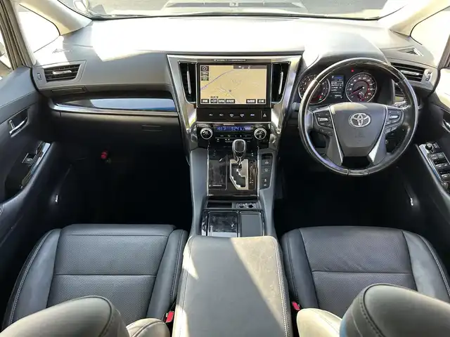 トヨタ アルファード S Cパッケージ 愛媛県 2018(平30)年 7.7万km ホワイトパールクリスタルシャイン 12.1インチ純正フリップダウンモニター/純正ディーラーナビ/・Bluetooth/・CD/DVD/フルセグTV/両側パワースライドドア/バックカメラ/ETC/デジタルインナーミラー/ドライブレコーダー/パワーシート（D+N席＋セカンドシート）/シートヒーター（D+N席）/エアシート（D+N席）/ステアリングヒーター/3列シート/純正18インチAW/純正フロアマット/Nanoe/衝突軽減ブレーキ/レーンキープアシスト/レーダークルーズコントロール（追従機能付）/パーキングサポートブレーキ/コーナーセンサー/オートマチックハイビーム/三眼LEDヘッドランプ/カーテンエアバッグ/取扱説明書/保証書