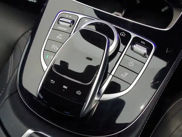 メルセデス・ベンツ Ｍ・ベンツ Ｅ２２０ｄ SWアバンギャルド AMGライン 岐阜県 2019(令1)年 6.4万km 黒 レーダーセーフティパッケージ/アクティブディスタンスアシスト・ディストロニック/アクティブステアリングアシスト/アクティブブレーキアシスト（歩行者/飛び出し検知機能付き）/アクティブブラインドスポットアシスト/アクティブレーンキーピングアシスト/アテンションアシスト/道路標識アシスト/Burmesterサラウンドサウンドシステム/ルーフレール/シートヒーター前後列/メモリー付きパワーシート前列/車外カメラ（前・横・後）/360度カメラシステム/純正ナビ/フルセグTV/Bluetooth/USB/SD/AM/FM/パヒュームアトマイザー/本革巻きステアリング/ドライブレコーダー