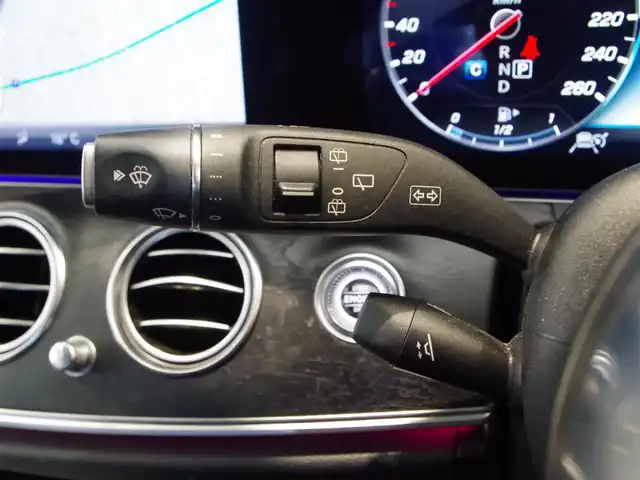 メルセデス・ベンツ Ｍ・ベンツ Ｅ２２０ｄ SWアバンギャルド AMGライン 岐阜県 2019(令1)年 6.4万km 黒 レーダーセーフティパッケージ/アクティブディスタンスアシスト・ディストロニック/アクティブステアリングアシスト/アクティブブレーキアシスト（歩行者/飛び出し検知機能付き）/アクティブブラインドスポットアシスト/アクティブレーンキーピングアシスト/アテンションアシスト/道路標識アシスト/Burmesterサラウンドサウンドシステム/ルーフレール/シートヒーター前後列/メモリー付きパワーシート前列/車外カメラ（前・横・後）/360度カメラシステム/純正ナビ/フルセグTV/Bluetooth/USB/SD/AM/FM/パヒュームアトマイザー/本革巻きステアリング/ドライブレコーダー