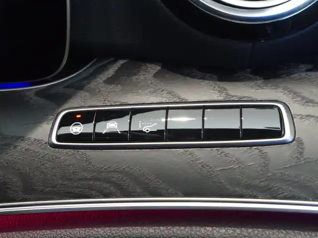 メルセデス・ベンツ Ｍ・ベンツ Ｅ２２０ｄ SWアバンギャルド AMGライン 岐阜県 2019(令1)年 6.4万km 黒 レーダーセーフティパッケージ/アクティブディスタンスアシスト・ディストロニック/アクティブステアリングアシスト/アクティブブレーキアシスト（歩行者/飛び出し検知機能付き）/アクティブブラインドスポットアシスト/アクティブレーンキーピングアシスト/アテンションアシスト/道路標識アシスト/Burmesterサラウンドサウンドシステム/ルーフレール/シートヒーター前後列/メモリー付きパワーシート前列/車外カメラ（前・横・後）/360度カメラシステム/純正ナビ/フルセグTV/Bluetooth/USB/SD/AM/FM/パヒュームアトマイザー/本革巻きステアリング/ドライブレコーダー