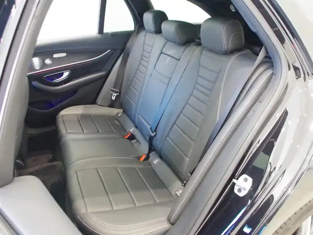 メルセデス・ベンツ Ｍ・ベンツ Ｅ２２０ｄ SWアバンギャルド AMGライン 岐阜県 2019(令1)年 6.4万km 黒 レーダーセーフティパッケージ/アクティブディスタンスアシスト・ディストロニック/アクティブステアリングアシスト/アクティブブレーキアシスト（歩行者/飛び出し検知機能付き）/アクティブブラインドスポットアシスト/アクティブレーンキーピングアシスト/アテンションアシスト/道路標識アシスト/Burmesterサラウンドサウンドシステム/ルーフレール/シートヒーター前後列/メモリー付きパワーシート前列/車外カメラ（前・横・後）/360度カメラシステム/純正ナビ/フルセグTV/Bluetooth/USB/SD/AM/FM/パヒュームアトマイザー/本革巻きステアリング/ドライブレコーダー