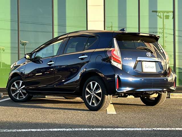 トヨタ アクア S スタイルブラック 福岡県 2018(平30)年 6.9万km ダークブルーマイカ プリクラッシュセーフティスタート/純正メモリナビTV/バックカメラ/ビルトインETC2.0/純正ドライブレコーダー/純正１５インチアルミ/前後コーナーセンサー /プッシュスタートエンジン/保証書・取説/スペアキー