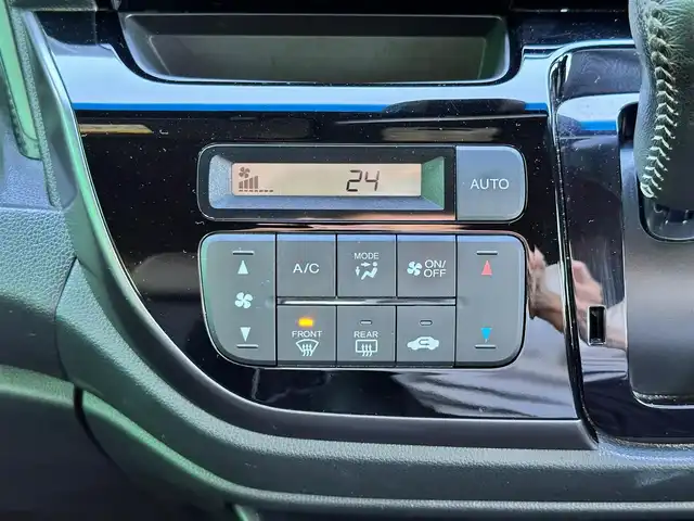 ホンダ Ｎ ＷＧＮ カスタム G SSパッケージⅡ 宮城県 2018(平30)年 5万km プラチナホワイトパール あんしんパッケージ/・シティブレーキアクティブシステム/・前席用i-サイドエアバッグシステム/＋サイドカーテンエアバッグシステム/純正ナビ（VXM-184VFi）/・CD/DVD/・Bluetooth/・フルセグTV/バックカメラ/ビルトインETC/ハーフレザーシート/シートヒーター/革巻きステアリング/ステアリングスイッチ/クルーズコントロール/HIDヘッドランプ/フォグランプ/オートライト/スマートキー＆プッシュスタート/電動格納ミラー/純正14インチAW/純正フロアマット/ドアバイザー