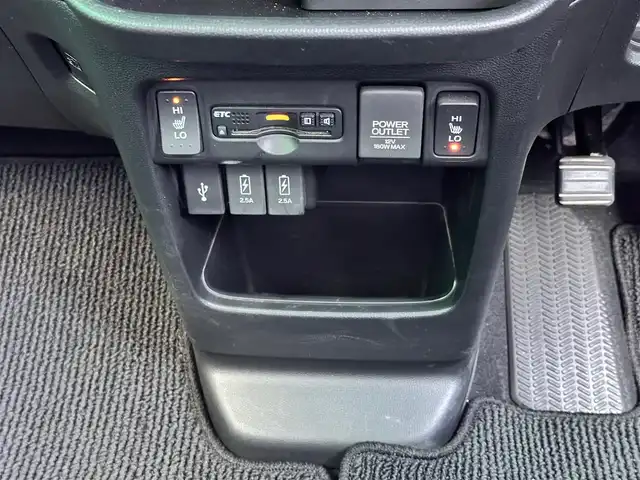 ホンダ Ｎ ＷＧＮ カスタム G SSパッケージⅡ 宮城県 2018(平30)年 5万km プラチナホワイトパール あんしんパッケージ/・シティブレーキアクティブシステム/・前席用i-サイドエアバッグシステム/＋サイドカーテンエアバッグシステム/純正ナビ（VXM-184VFi）/・CD/DVD/・Bluetooth/・フルセグTV/バックカメラ/ビルトインETC/ハーフレザーシート/シートヒーター/革巻きステアリング/ステアリングスイッチ/クルーズコントロール/HIDヘッドランプ/フォグランプ/オートライト/スマートキー＆プッシュスタート/電動格納ミラー/純正14インチAW/純正フロアマット/ドアバイザー