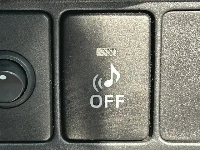 トヨタ アクア G 岡山県 2015(平27)年 8.7万km ブラックマイカ 登録時走行距離86617km/純正ナビ/フルセグTV(AM/FM/CD/DVD/Bluetooth)/バックカメラ/ビルトインETC/クルーズコントロール/横滑り防止装置/D/N席シートヒーター/プッシュスタート/スマートキー/純正フロアマット/電動格納ミラー