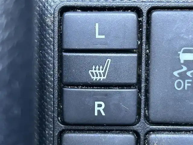 トヨタ アクア G 岡山県 2015(平27)年 8.7万km ブラックマイカ 登録時走行距離86617km/純正ナビ/フルセグTV(AM/FM/CD/DVD/Bluetooth)/バックカメラ/ビルトインETC/クルーズコントロール/横滑り防止装置/D/N席シートヒーター/プッシュスタート/スマートキー/純正フロアマット/電動格納ミラー