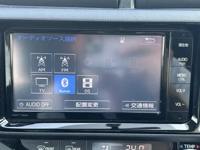 トヨタ アクア G 岡山県 2015(平27)年 8.7万km ブラックマイカ 登録時走行距離86617km/純正ナビ/フルセグTV(AM/FM/CD/DVD/Bluetooth)/バックカメラ/ビルトインETC/クルーズコントロール/横滑り防止装置/D/N席シートヒーター/プッシュスタート/スマートキー/純正フロアマット/電動格納ミラー