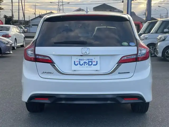 ホンダ ジェイド ハイブリッド 群馬県 2015(平27)年 11.3万km ホワイトオーキッドパール (株)IDOMが運営する【じしゃロン伊勢崎店】の自社ローン専用車両になりますこちらは現金またはオートローンご利用時の価格です。自社ローンご希望の方は別途その旨お申付け下さい/クルーズコントロール/社外SDナビ/・CD/フルセグTV/BT/DVD/バックカメラ/純正フロアマット/社外17インチAW/オートライト/LEDヘッドライト/フォグランプ/プッシュスタート/スマートキー/ビルトインETC/取扱説明書/保証書