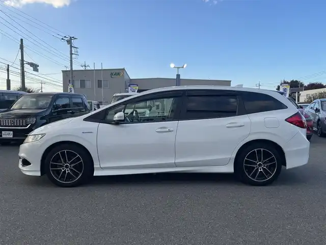 ホンダ ジェイド ハイブリッド 群馬県 2015(平27)年 11.3万km ホワイトオーキッドパール (株)IDOMが運営する【じしゃロン伊勢崎店】の自社ローン専用車両になりますこちらは現金またはオートローンご利用時の価格です。自社ローンご希望の方は別途その旨お申付け下さい/クルーズコントロール/社外SDナビ/・CD/フルセグTV/BT/DVD/バックカメラ/純正フロアマット/社外17インチAW/オートライト/LEDヘッドライト/フォグランプ/プッシュスタート/スマートキー/ビルトインETC/取扱説明書/保証書