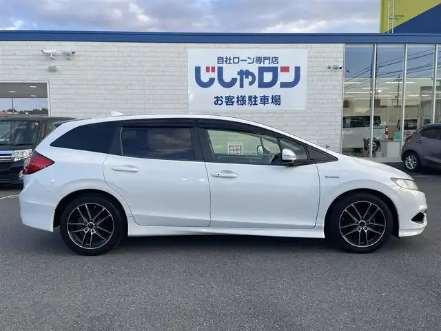 ホンダ ジェイド ハイブリッド 群馬県 2015(平27)年 11.3万km ホワイトオーキッドパール (株)IDOMが運営する【じしゃロン伊勢崎店】の自社ローン専用車両になりますこちらは現金またはオートローンご利用時の価格です。自社ローンご希望の方は別途その旨お申付け下さい/クルーズコントロール/社外SDナビ/・CD/フルセグTV/BT/DVD/バックカメラ/純正フロアマット/社外17インチAW/オートライト/LEDヘッドライト/フォグランプ/プッシュスタート/スマートキー/ビルトインETC/取扱説明書/保証書