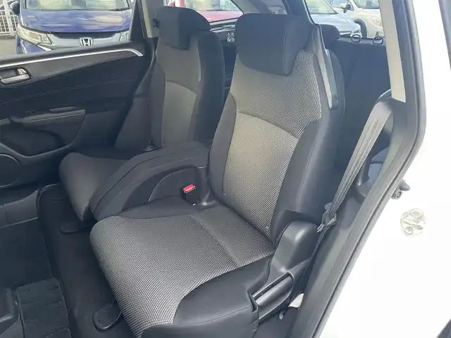 ホンダ ジェイド ハイブリッド 群馬県 2015(平27)年 11.3万km ホワイトオーキッドパール (株)IDOMが運営する【じしゃロン伊勢崎店】の自社ローン専用車両になりますこちらは現金またはオートローンご利用時の価格です。自社ローンご希望の方は別途その旨お申付け下さい/クルーズコントロール/社外SDナビ/・CD/フルセグTV/BT/DVD/バックカメラ/純正フロアマット/社外17インチAW/オートライト/LEDヘッドライト/フォグランプ/プッシュスタート/スマートキー/ビルトインETC/取扱説明書/保証書