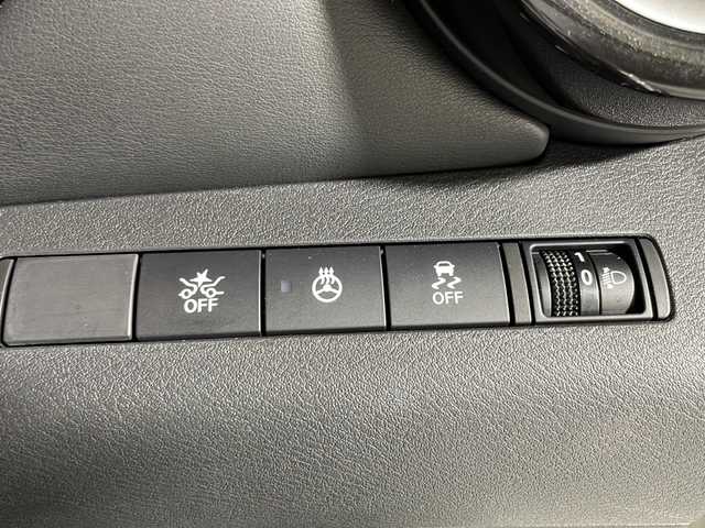 日産 キックス オーテック 沖縄県 2021(令3)年 3.9万km ブリリアントホワイトパール/ピュアブラック 2トーン 禁煙車　/純正９型ナビ　/フルセグ　ＤＶＤ　Ｂｌｕｅｔｏｏｔｈ　/アラウンドビュー　/プロパイロット　/デジタルインナーミラー　/前後ドライブレコーダー　/プロパイロット　/ステアリングヒーター　/ＥＴＣ/取り扱い説明書/保証書/スマートキー