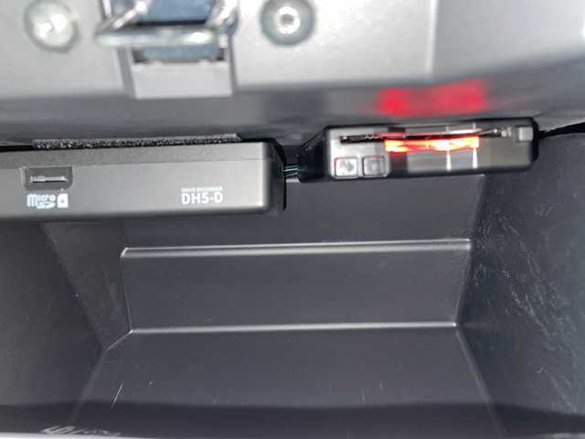 日産 キックス オーテック 沖縄県 2021(令3)年 3.9万km ブリリアントホワイトパール/ピュアブラック 2トーン 禁煙車　/純正９型ナビ　/フルセグ　ＤＶＤ　Ｂｌｕｅｔｏｏｔｈ　/アラウンドビュー　/プロパイロット　/デジタルインナーミラー　/前後ドライブレコーダー　/プロパイロット　/ステアリングヒーター　/ＥＴＣ/取り扱い説明書/保証書/スマートキー