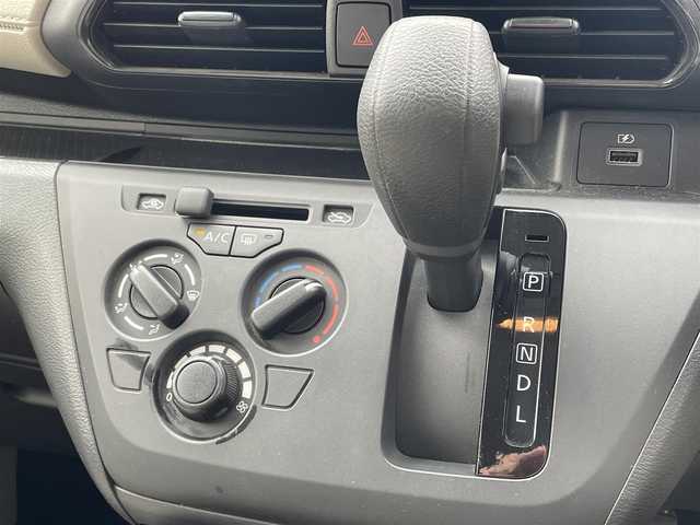 日産 デイズ S 東京都 2021(令3)年 1.1万km シルバー ＣＤ　/ＡＵＸ　/ラジオ　/ステアリングスイッチ　/衝突被害軽減ブレーキ　/アイドリングストップ　/アームレスト　/ベンチシート　/コーナーセンサー　/シートリフター　/保証書　/取扱説明書/整備手帳　/キーレス