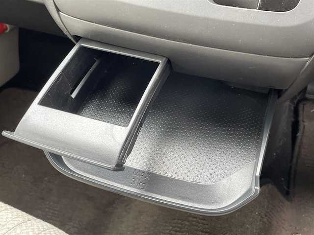 日産 デイズ S 東京都 2021(令3)年 1.1万km シルバー ＣＤ　/ＡＵＸ　/ラジオ　/ステアリングスイッチ　/衝突被害軽減ブレーキ　/アイドリングストップ　/アームレスト　/ベンチシート　/コーナーセンサー　/シートリフター　/保証書　/取扱説明書/整備手帳　/キーレス