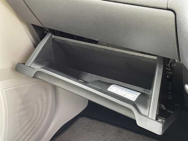 日産 デイズ S 東京都 2021(令3)年 1.1万km シルバー ＣＤ　/ＡＵＸ　/ラジオ　/ステアリングスイッチ　/衝突被害軽減ブレーキ　/アイドリングストップ　/アームレスト　/ベンチシート　/コーナーセンサー　/シートリフター　/保証書　/取扱説明書/整備手帳　/キーレス