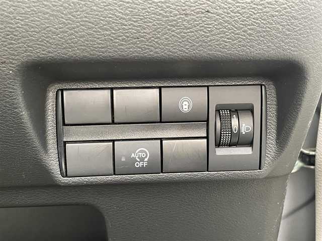 日産 デイズ S 東京都 2021(令3)年 1.1万km シルバー ＣＤ　/ＡＵＸ　/ラジオ　/ステアリングスイッチ　/衝突被害軽減ブレーキ　/アイドリングストップ　/アームレスト　/ベンチシート　/コーナーセンサー　/シートリフター　/保証書　/取扱説明書/整備手帳　/キーレス