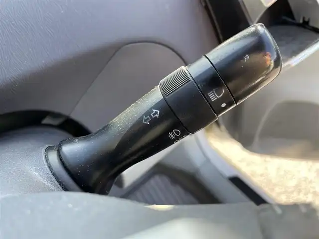 トヨタ プリウス S ツーリングセレクション 栃木県 2011(平23)年 10.2万km ホワイトパールクリスタルシャイン (株)IDOMが運営する【じしゃロン宇都宮店】の自社ローン専用車両になります。こちらは現金またはオートローンご利用時の価格です。自社ローンご希望の方は別途その旨お申付け下さい/社外ナビ/バックカメラ/フルセグ/ＥＴＣ/モデリスタエアロ/ＬＥＤヘッドライト/スマートキー/スペアキー/オートライト/純正アルミホイール/アイドリングストップ