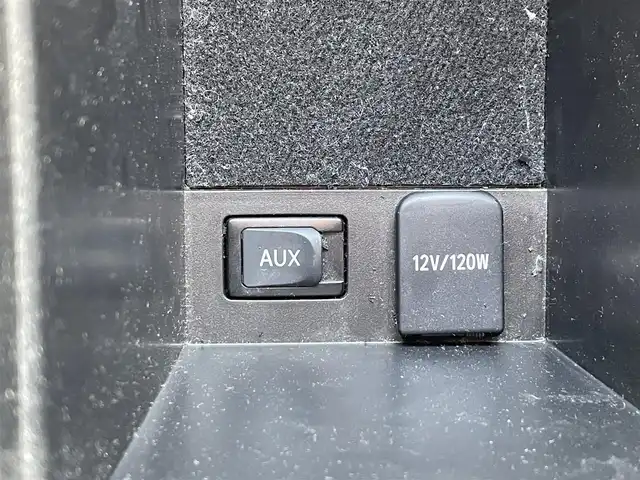 トヨタ プリウス S ツーリングセレクション 栃木県 2011(平23)年 10.2万km ホワイトパールクリスタルシャイン (株)IDOMが運営する【じしゃロン宇都宮店】の自社ローン専用車両になります。こちらは現金またはオートローンご利用時の価格です。自社ローンご希望の方は別途その旨お申付け下さい/社外ナビ/バックカメラ/フルセグ/ＥＴＣ/モデリスタエアロ/ＬＥＤヘッドライト/スマートキー/スペアキー/オートライト/純正アルミホイール/アイドリングストップ