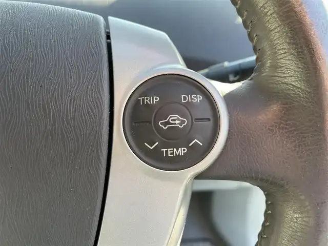 トヨタ プリウス S ツーリングセレクション 栃木県 2011(平23)年 10.2万km ホワイトパールクリスタルシャイン (株)IDOMが運営する【じしゃロン宇都宮店】の自社ローン専用車両になります。こちらは現金またはオートローンご利用時の価格です。自社ローンご希望の方は別途その旨お申付け下さい/社外ナビ/バックカメラ/フルセグ/ＥＴＣ/モデリスタエアロ/ＬＥＤヘッドライト/スマートキー/スペアキー/オートライト/純正アルミホイール/アイドリングストップ