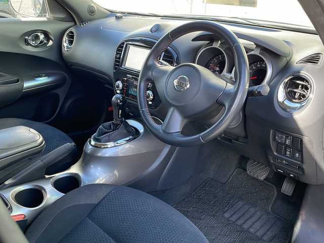 日産 ジューク 16GT FOUR 青森県 2011(平23)年 11.5万km サファイアブラック 4WD・ターボ/ビルトインETC/ストラットタワーバー/HIDヘッドライト/オートライト/フォグランプ/純正17インチアルミホイール/プッシュスタート/インテリキー/ドアバイザー/純正フロアマット