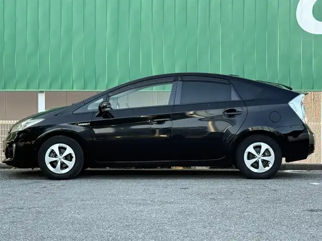 トヨタ プリウス S 千葉県 2013(平25)年 12万km ブラック ワンオーナー/純正SDナビ/純正バックモニター/Bluetooth接続/ETC/ステアリングスイッチ/プッシュスタート/スマートキー/純正フロアマット/純正ホイールキャップ/オートライト