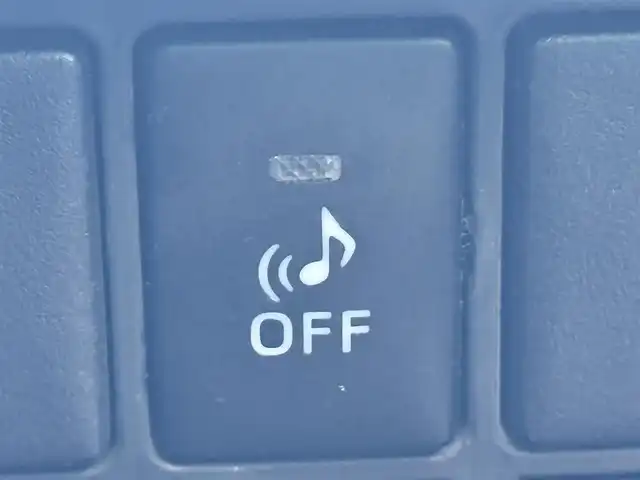 トヨタ プリウス S 千葉県 2013(平25)年 12万km ブラック ワンオーナー/純正SDナビ/純正バックモニター/Bluetooth接続/ETC/ステアリングスイッチ/プッシュスタート/スマートキー/純正フロアマット/純正ホイールキャップ/オートライト