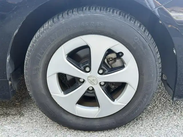 トヨタ プリウス S 千葉県 2013(平25)年 12万km ブラック ワンオーナー/純正SDナビ/純正バックモニター/Bluetooth接続/ETC/ステアリングスイッチ/プッシュスタート/スマートキー/純正フロアマット/純正ホイールキャップ/オートライト