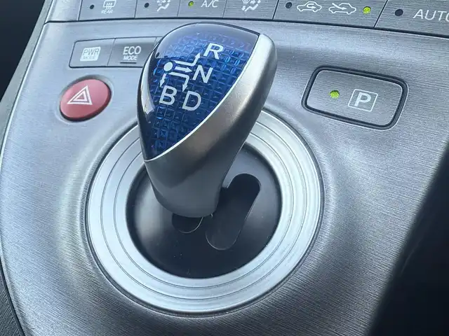 トヨタ プリウス S 千葉県 2013(平25)年 12万km ブラック ワンオーナー/純正SDナビ/純正バックモニター/Bluetooth接続/ETC/ステアリングスイッチ/プッシュスタート/スマートキー/純正フロアマット/純正ホイールキャップ/オートライト