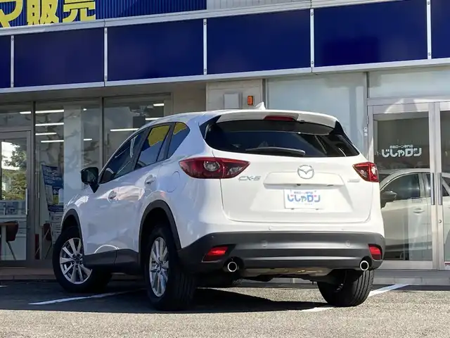 マツダ ＣＸ－５ XD プロアクティブ 静岡県 2015(平27)年 9.4万km クリスタルホワイトパールマイカ (株)IDOMが運営する【じしゃロン焼津店】の自社ローン対象車両になります。こちらは現金ご利用時の価格です。/自社ローンご希望の方は別途その旨お申付け下さい。/純正ＳＤナビ/（フルセグＴＶ/Ｂｌｕｅｔｏｏｔｈ接続/ＣＤ/ＤＶＤ/ミュージックサーバー）/衝突軽減ブレーキ/レーダークルーズコントロール/ブラインドスポットモニター/バックカメラ/サイドカメラ/ＥＴＣ