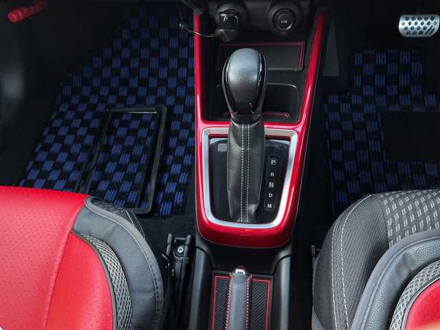 スズキ スイフト 山口県 2017(平29)年 4.5万km スピーディーブルーM 純正ナビ（フルセグTV、AM/FM、Bluetooth）/全方位カメ/ブリッジ車高調/社外マフラー/オートゲージ３連メーター/前後ミラー型ドラレコ/LEDオートライト/赤革シートカバー/運転席シートヒーター/純正１７インチアルミホイール/スペアキー２本/横滑り防止装置