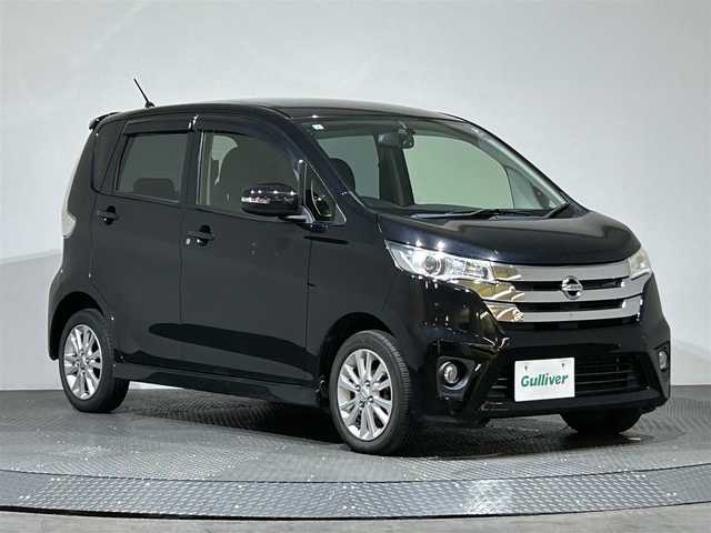 日産 デイズ ハイウェイスターX 愛媛県 2013(平25)年 9.4万km ブラック ・純正ナビ(MM113D-W)/(ラジオ/フルセグ/CD)/・アイドリングストップ/・バックカメラ/・純正14インチアルミホイール/・純正フロアマット/・ETC/・ドアバイザー/・保証書/・取扱説明書