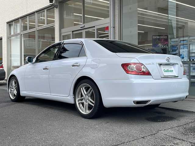 トヨタ マークＸ 300Gプレミアム 高知県 2006(平18)年 4.5万km クールホワイトパールクリスタルシャイン 純正ナビ/(CD/MD/AM/FM)/バックカメラ/ビルトインETC/前後ドライブレコーダー/レザーシート/パワーシート/シートヒーター/社外18インチアルミホイール/アダプティブフロントライティングシステム/オートライト/キセノンヘッドライト/フォグランプ/純正フロアマット/純正ドアバイザー/プッシュスタート/スマートキー/スペアキー/MTモード付AT/後席サンシェード/スペアタイヤ/電動格納ミラー