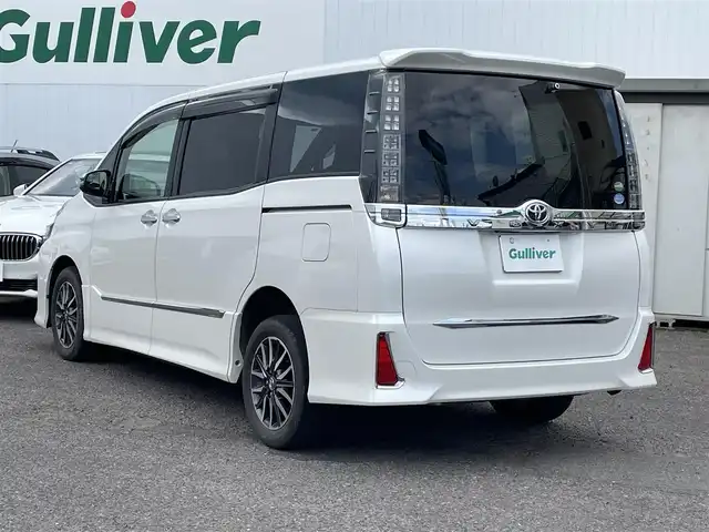 トヨタ ヴォクシー ZS 煌 福島県 2015(平27)年 10.9万km ホワイトパールクリスタルシャイン ４ＷＤ/純正ナビ/・ＣＤ/・ＤＶＤ/・フルセグＴＶ/・Ｂｌｕｅｔｏｏｔｈ/バックカメラ/フリップダウンモニター/両側パワースライドドア/ビルトインＥＴＣ/アイドリングストップ/ドアバイザー/プッシュスタート（スペアキー有）