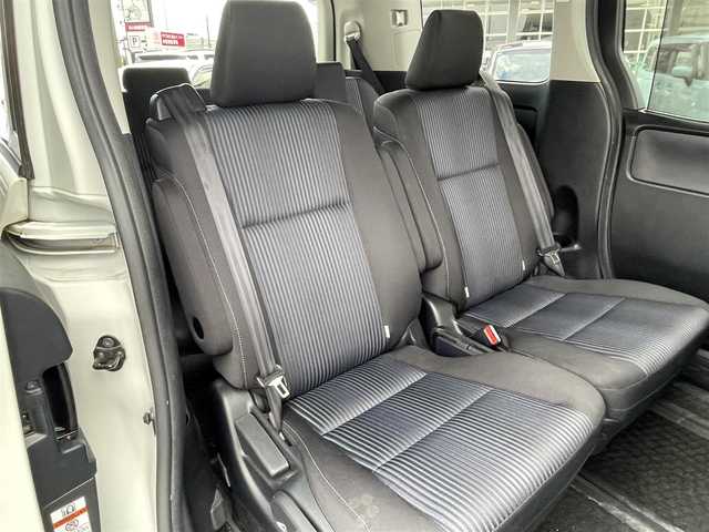 トヨタ ヴォクシー ZS 煌 福島県 2015(平27)年 10.9万km ホワイトパールクリスタルシャイン ４ＷＤ/純正ナビ/・ＣＤ/・ＤＶＤ/・フルセグＴＶ/・Ｂｌｕｅｔｏｏｔｈ/バックカメラ/フリップダウンモニター/両側パワースライドドア/ビルトインＥＴＣ/アイドリングストップ/ドアバイザー/プッシュスタート（スペアキー有）