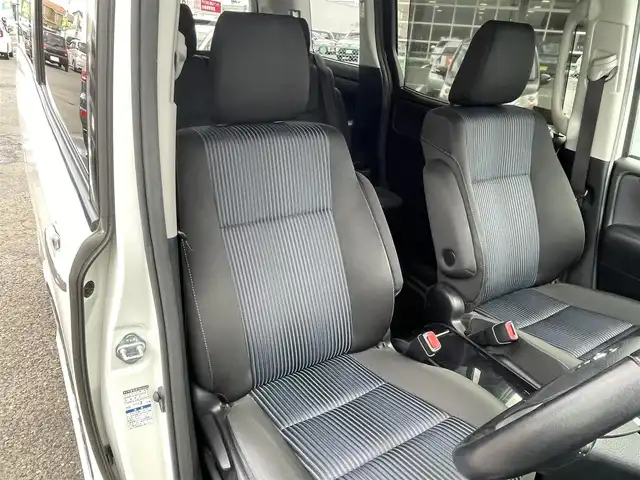 トヨタ ヴォクシー ZS 煌 福島県 2015(平27)年 10.9万km ホワイトパールクリスタルシャイン ４ＷＤ/純正ナビ/・ＣＤ/・ＤＶＤ/・フルセグＴＶ/・Ｂｌｕｅｔｏｏｔｈ/バックカメラ/フリップダウンモニター/両側パワースライドドア/ビルトインＥＴＣ/アイドリングストップ/ドアバイザー/プッシュスタート（スペアキー有）