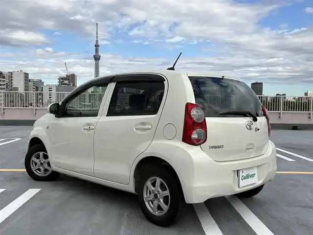 トヨタ パッソ X クツロギ 東京都 2012(平24)年 7.4万km パールホワイト1 純正メモリーナビ/（ASCP-W62　CD/BT/地デジTV)/バックカメラ/社外ドライブレコーダー/社外１３インチアルミ/ETC/ベンチシート/バイザー・マット/スペアキー１本/Wエアバック/ABS/保証書・取説