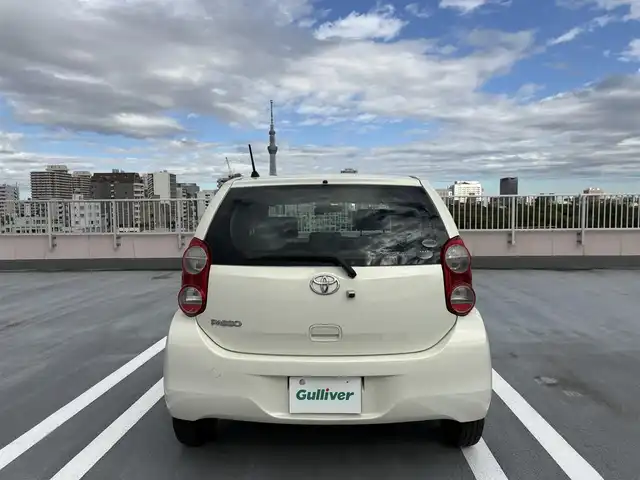 トヨタ パッソ X クツロギ 東京都 2012(平24)年 7.4万km パールホワイト1 純正メモリーナビ/（ASCP-W62　CD/BT/地デジTV)/バックカメラ/社外ドライブレコーダー/社外１３インチアルミ/ETC/ベンチシート/バイザー・マット/スペアキー１本/Wエアバック/ABS/保証書・取説