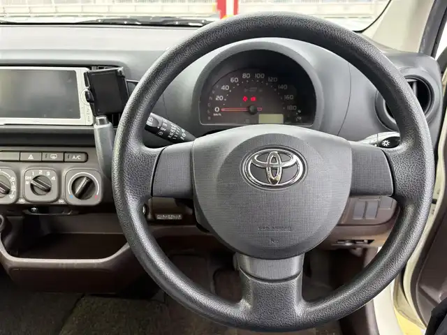 トヨタ パッソ X クツロギ 東京都 2012(平24)年 7.4万km パールホワイト1 純正メモリーナビ/（ASCP-W62　CD/BT/地デジTV)/バックカメラ/社外ドライブレコーダー/社外１３インチアルミ/ETC/ベンチシート/バイザー・マット/スペアキー１本/Wエアバック/ABS/保証書・取説