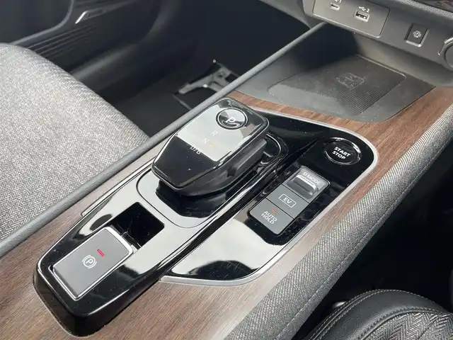 日産 オーラ G FOUR 島根県 2022(令4)年 3.4万km バーガンディー 登録時走行距離33479km/取扱説明書【車両/ナビ】/保証書/日産コネクト9インチナビ【Bluetooth/HDMI/アップルカープレイ/アンドロイドオート】/アラウンドビューモニター/プロパイロット/BOSEサウンドシステム/LEDヘッドライト/オートライト/前席シートヒーター/ステアリングヒーター/プッシュスタート/スマートキー(スペアスマート×1)/ハーフレザーシート/前後ドライブレコーダー/ビルトインETC/純正17インチAW